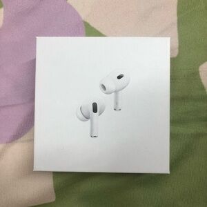 Apple AirPods Pro with MagSafe Case - White